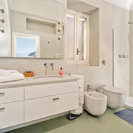 Hibiscus Villa *
